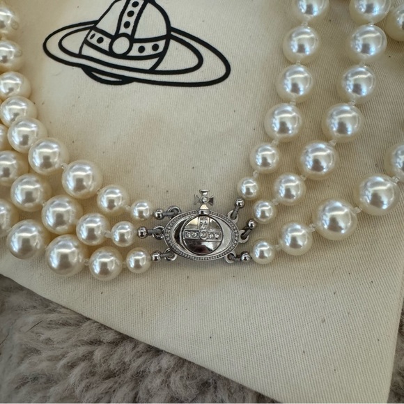 Vivienne Westwood Three Row Pearl Pearls Bas Relief Choker Cream White Necklace - Picture 5 of 17